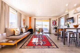 Motel California - Midcentury Cabin Near Joshua Tree - 9