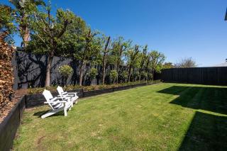 Villa Capri - Luxe Modern by the Village - 2