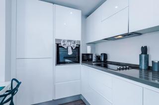 Spacious 1 BR Flat with Scenic View At Eason Stays Short Lets & Serviced Accommodation Liverpool - 6