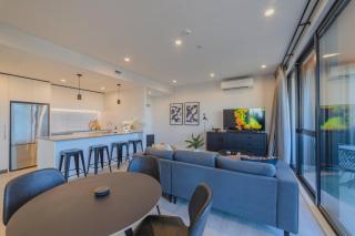 Cityside Comfort Modern 2BR 2BA with Parking - 2