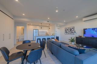 Cityside Comfort Modern 2BR 2BA with Parking - 1