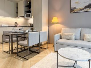 Stylish Pool View Apartments Legendary Bangtao by Mango Family - 4