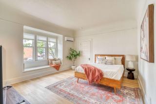 Stay Portland - The Sullivan's Gulch Lodge - 94 WalkScore - 7