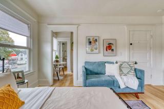 Stay Portland - The Bohemian Bungalow on Broadway - 94 WalkScore - 7