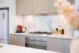 Cozy 3BR home in Wolli Creek near City,Airport,2 Parking - 5