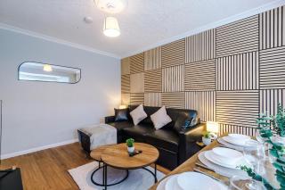 2 BR House By Eason Stays Short Lets & Serviced Accommodation Wythenshawe With Free Parking - 1