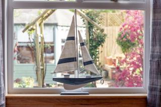 Livingstone Crescent - No 5 - 5