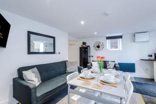 2 BR Flat By Eason Stays Short Lets & Serviced Accommodation Sheffield With Free parking! - 3