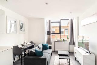 2 BDR Flat By Eason Stays Short Lets & Serviced Accommodation Preston With Free Wifi - 4