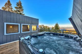 LUXE 15 Blue Diamond Lodge Lake Tahoe Hot Tub - 8