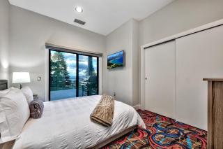 LUXE 15 Blue Diamond Lodge Lake Tahoe Hot Tub - 6