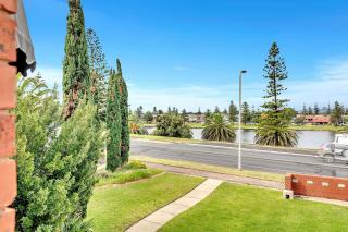 Paradise on The River Frontage - 4