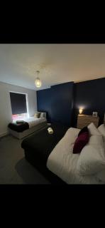 2 BDR House By Eason Stays Short Lets & Serviced Accommodation Warrington With Free Wifi - 9