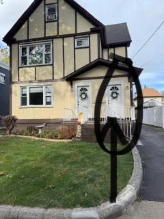 BedRoom with half bathroom - 0