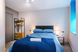 Two BDR Flat By Eason Stays Short Lets & Serviced Accommodation Wigan With Free Parking - 8