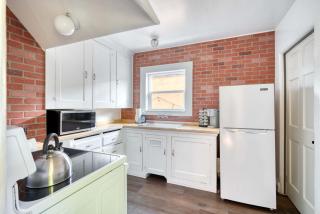 Stay Portland - Sedona Vibes in PDX- Walk to Local Shops & Coffee - 3