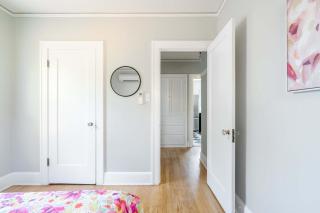 Stay Portland - Alberta Arts Haven - 2BR - 4 Guests - Walk to Eats - 1