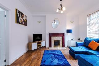 3 BR House By Eason Stays Short Lets & Serviced Accommodation Preston Free Parking - 2