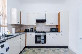 3 BR House By Eason Stays Short Lets & Serviced Accommodation Preston Free Parking - 7