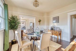 Stay Portland - Laurelhurst Dream on Restaurant Row - 97 WalkScore - 9