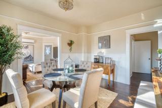 Dream Two-Bedroom in Laurelhurst - 97 WalkScore - 8