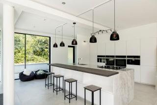 6 BR Luxury House With Huge Garden and Cinema Room By Eason Stays Short Term Rental Rugby - 7