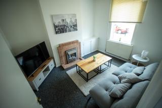 3 BR House Near Beach By Eason Stays Short Lets & Serviced Accommodation Lowestoft - 9