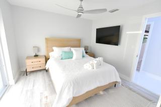 Waterfront Escape - 6