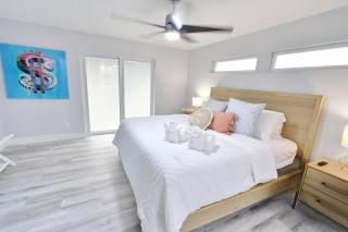 Waterfront Escape - 3