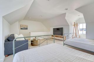 Stay Portland - Custom North Tabor Farmhouse - Gym & Kitchen - 2