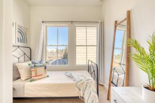 Spacious Townhome Combination for the Whole Family - 2