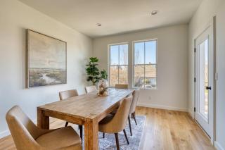 Spacious Townhome Combination for the Whole Family - 3