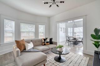 The 2BR Soul Lounge - 91 WalkScore - 0