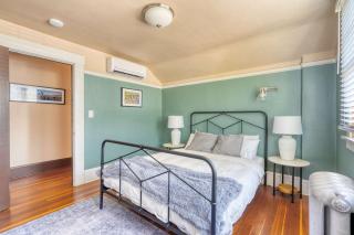 Spacious Group Retreat - 5BR - Sleeps 12 - 2