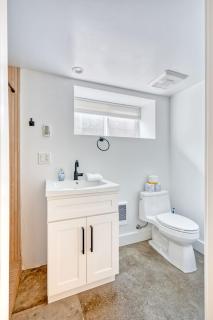 Stay Portland - Budget-Friendly Basement Hideaway - 91 WalkScore - 4