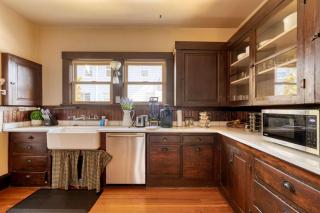 Vintage Craftsman in Byrnes Addition - 99 WalkScore - 9