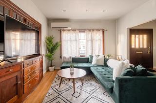 Stay Portland - 1922 Craftsman Compound in Laurelhurst - Sleeps 16 - 0