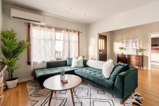 Stay Portland - 1922 Craftsman Compound in Laurelhurst - Sleeps 16 - 2