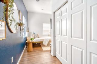 Stay Portland - Beach Vibes Getaway near Burnside & Laurelhurst! - 6