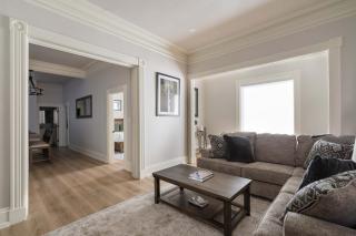 Alphabet District - 2BR Retreat - Prime Locale - 8