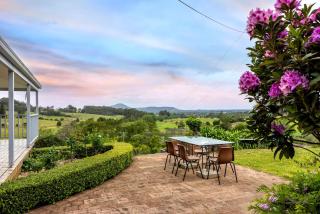 Olive Grove - Pet Friendly with Fireplace - 0