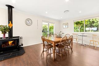 Olive Grove - Pet Friendly with Fireplace - 8