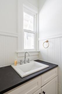 Stay Portland - NW 23rd - 1BR - Best Location - Historic Beauty - 1