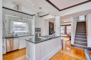 1910 Historic Jessie Morehead House - 98 WalkScore - 4