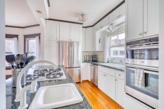 1910 Historic Jessie Morehead House - 98 WalkScore - 3