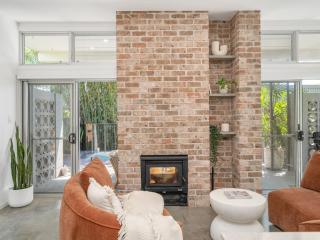 Serenity & Poolside Sun - 400m to Beach - 4