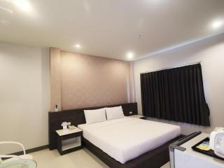 Seree Grand Resort - 8