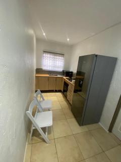 Russell's Rest Apartments - 6