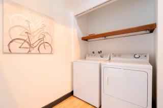 Stay Portland - Scandinavian Loft - Local Espresso & Boutiques - 1