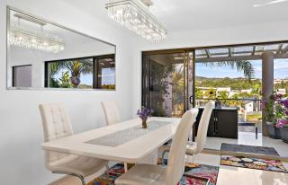 St Tropez 8 - Waterfront Retreat with Rooftop Spa & Sauna - 9